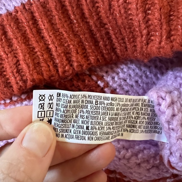 Forever 21 Crewneck Sweater, Size S - Picture 6 of 9